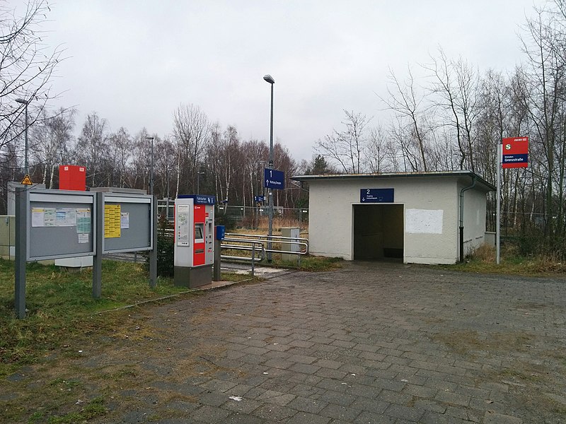 File:2016-01-13 Bahnhof Dresden Grenzstraße by DCB–21.jpg