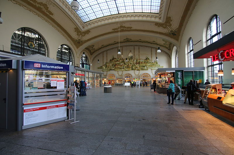 File:2016-03-04 Bahnhof Dresden-Neustadt, Bahnhofshalle by DCB–2.jpg