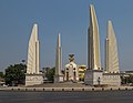 2016 Bangkok, Dystrykt Phra Nakhon, Pomnik Demokracji (03).jpg
