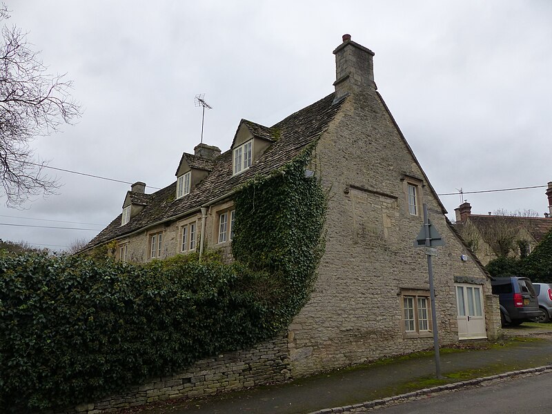 File:25 and 26, Hatherop Road, Coln St. Aldwyns 02.jpg