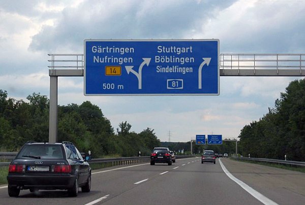 Gärtringen: One of the few German autobahn exits to the left