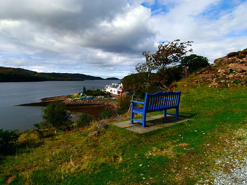 File:A Blue Bench - panoramio.jpg