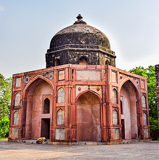 <span class="mw-page-title-main">Afsarwala tomb</span> Tomb and mosque in Delhi, India