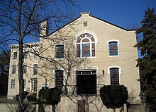 The church in 2009 Alexander Memorial Baptist Church - facade.JPG