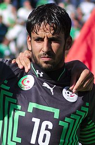 Algérie - Arménie - 20140531 - Aissa Mandi (20), Mohamed Lamine Zemmamouche (16) și Mehdi Lacen (8) (decupat) .jpg