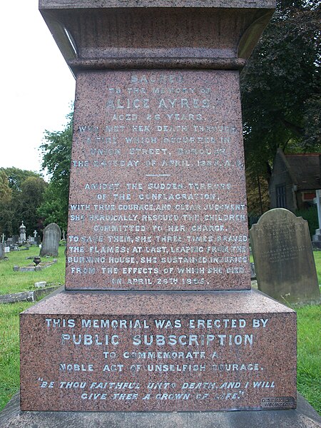 File:Alice Ayres grave front.JPG