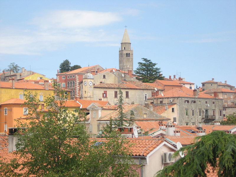 File:Altstadt von Labin.JPG