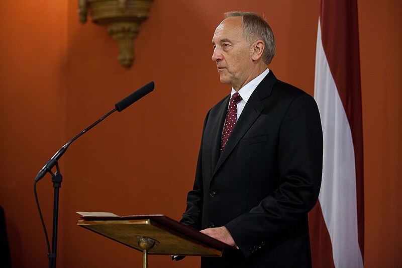 File:Andris Bērziņš - Valsts prezidenta inaugurācijas pasākumi Saeimā.jpg