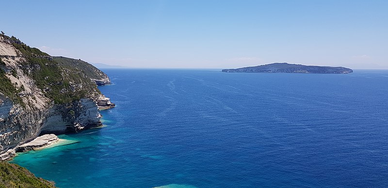 File:Antipaxos from paxos Tripitos Arch 20210604.jpg