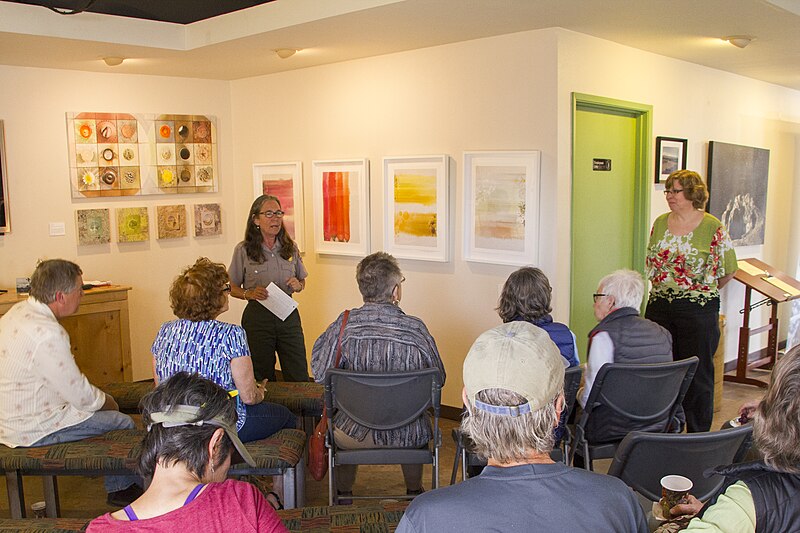 File:Artist in Residence Lauren Eisenberg Davis reads excerpts from her book and answers questions at Joshua Tree Visitor Center (16675605892).jpg