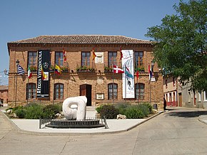 Ayuntamiento de Gordoncillo.JPG