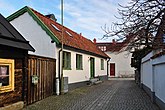 Fil:Bägaren 6 Klintgränd 6 Visby Gotland.jpg