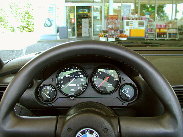 Datei:BMW-Z1-Armaturenbrett2.jpg – Wikipedia