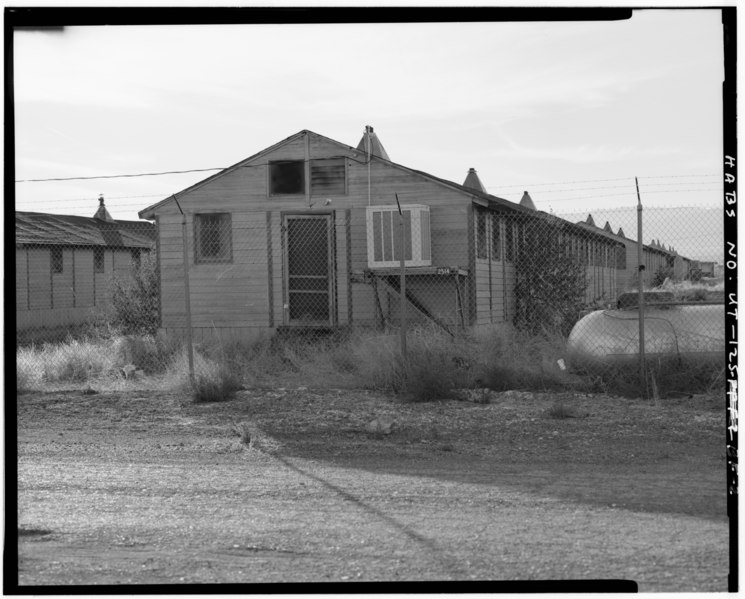 File:BUILDING NO. 2514, LOOKING SOUTHWEST - Wendover Air Force Base, Airmen's Dormitory, South of Interstate 80, Wendover, Tooele County, UT HABS UTAH,23-WEN,2BF-2.tif