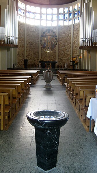 File:Bad Soden Taunus Innenraum Kirche.jpg