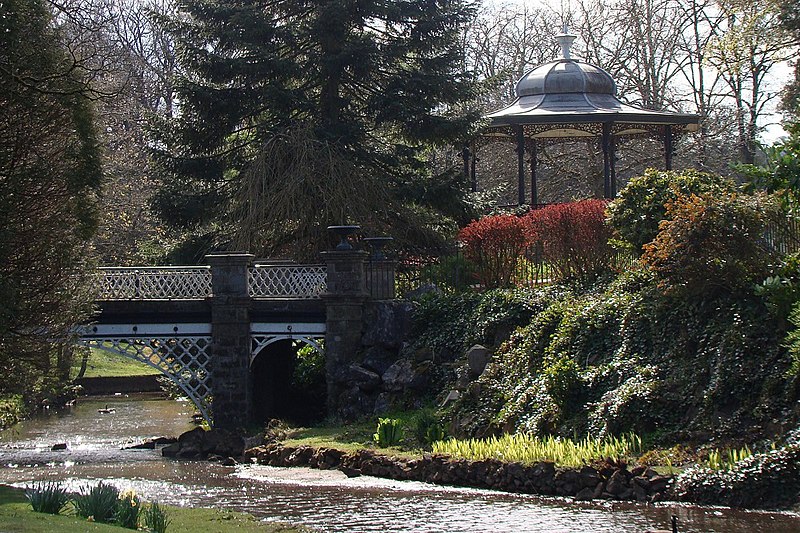 File:Bandstand and Milner Bridge in Buxton Pavilion Gardens.jpg