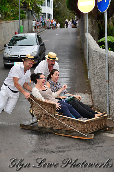 File:Basket sleds - Carro-de-Cesto, Madeira (16583136501).jpg