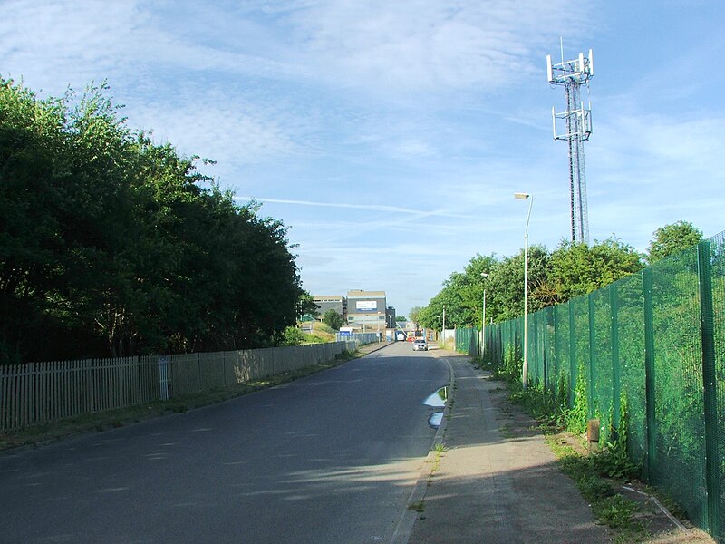 File:Belvedere Road, Thamesmead - geograph.org.uk - 4560296.jpg