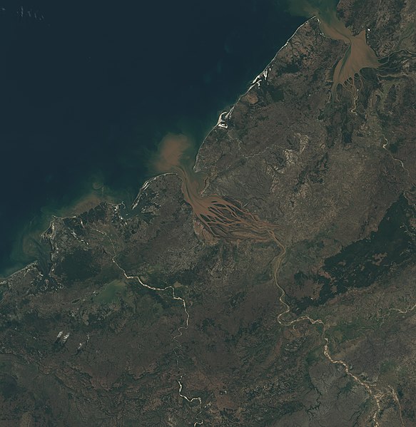 File:Betsiboka River Delta, Madagascar (33837289844).jpg