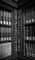 Biblioteca marucelliana, sala di consultazione, scaffalatura del xvii secolo riadattata dalla bibl. palatina di palazzo pitti, 03.jpg