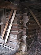 Log cabin corner joints