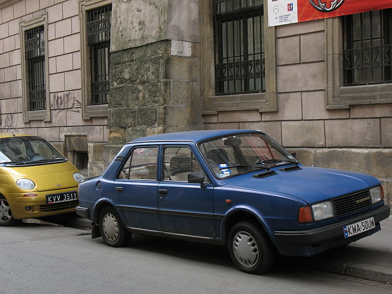 File:Blue Škoda 742 in Kraków.jpg