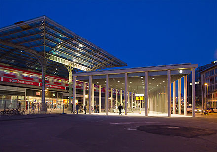 Subway station  Hbf/Breslauer Platz and right is a S-Bahn train on Hauptbahnhof