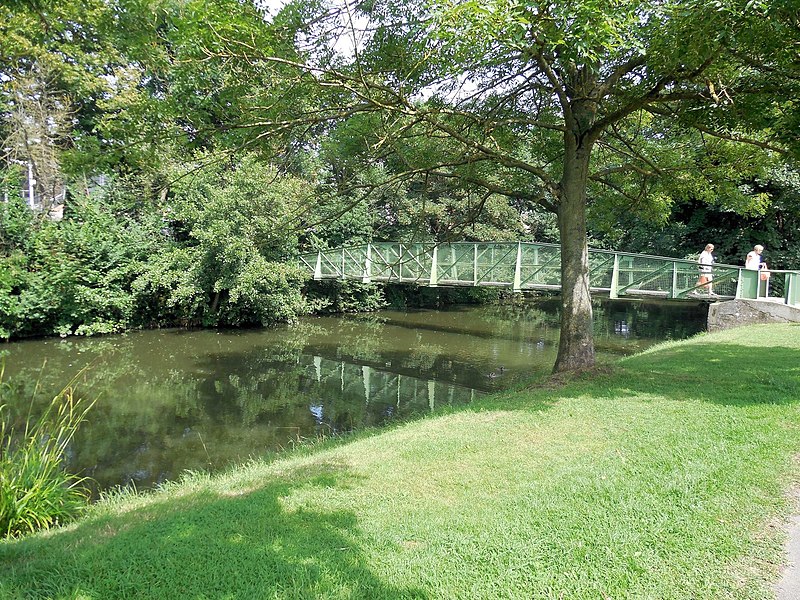 File:Bridge over Royal Military Canal - geograph.org.uk - 4111465.jpg