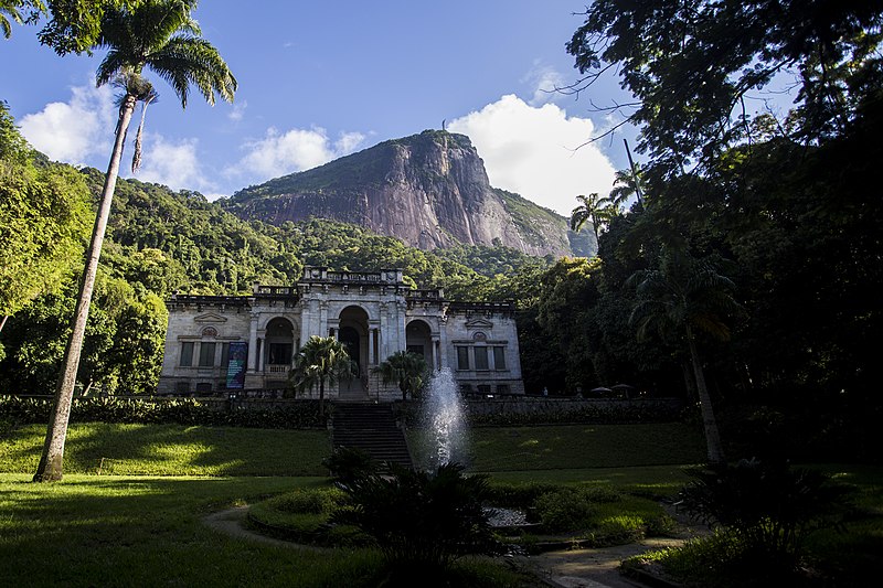 File:BrunaPrado ParqueLage RJ (39154646750).jpg