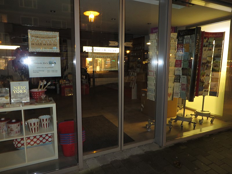 File:Buchhandlung am Plack vier Tage vor der Eröffnung (Flensburg-Mürwik 5 November 2015), Bild 02.jpg
