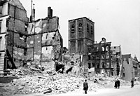 Die Kölner Innenstadt nach einem Luftangriff 1942