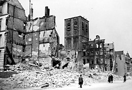 Bundesarchiv Bild 121-1339, Köln, Innenstadt nach Luftangriff.jpg