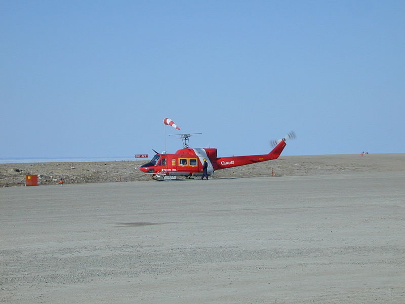 File:C-GCHT Canadian Coast Guard - Bell 212 (B212) 02.JPG