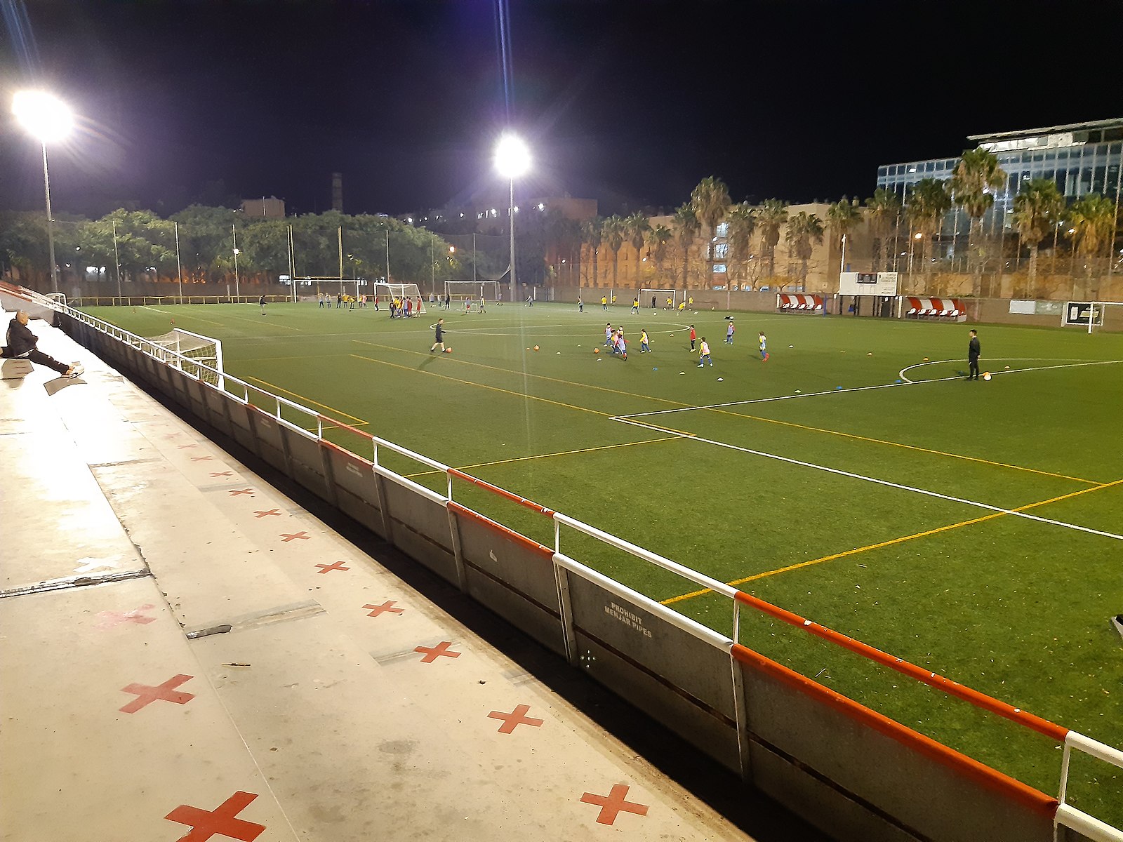 Se puede fumar en un campo de fútbol