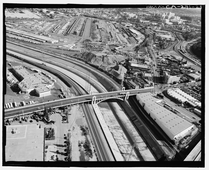 File:CESAR CHAVEZ BRIDGE. LOOKING NORTHEAST. - Los Angeles River Bridges, Los Angeles, Los Angeles County, CA HAER CA-271-21.tif