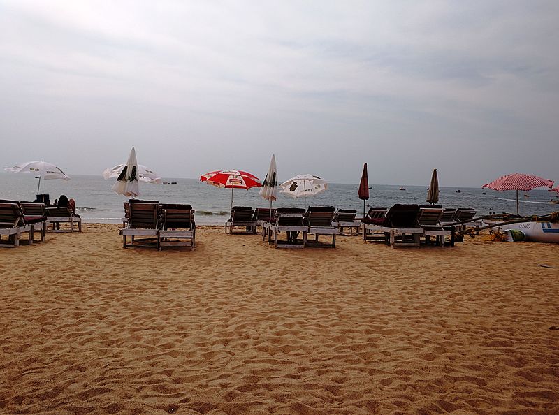 File:Candolim Beach.j Goa.jpg