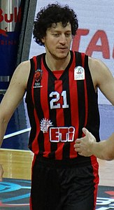 Caner Erdeniz 21 Eskişehir Panier TSL 20180325 (rognée) .jpg