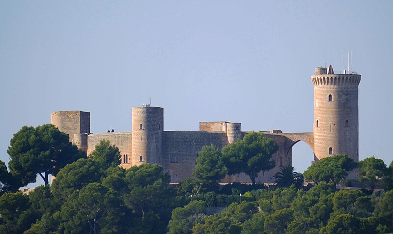 File:Castell de Bellver (Palma).jpg