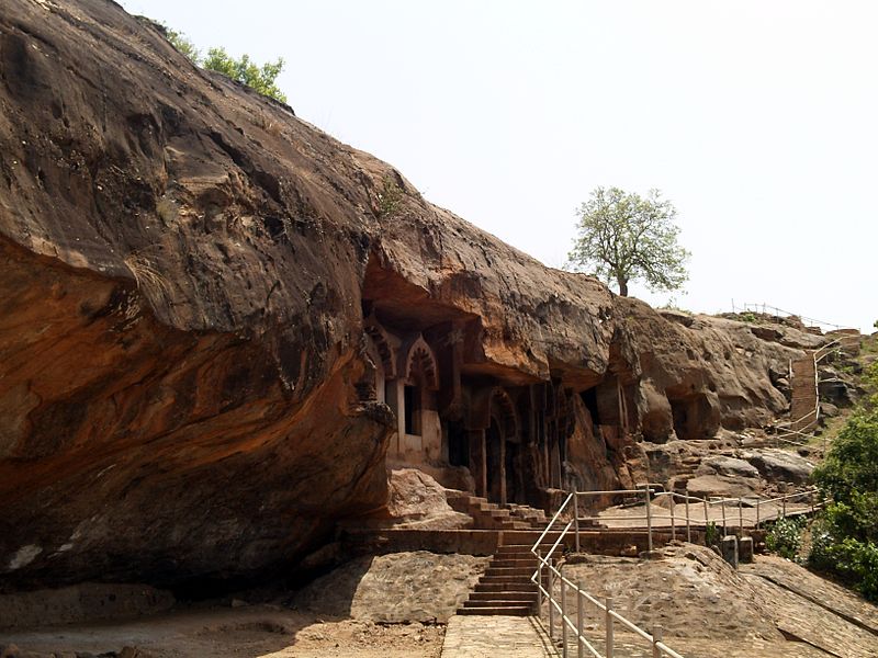 File:Caves on Dhammalingesvarasvami Hill 01.JPG