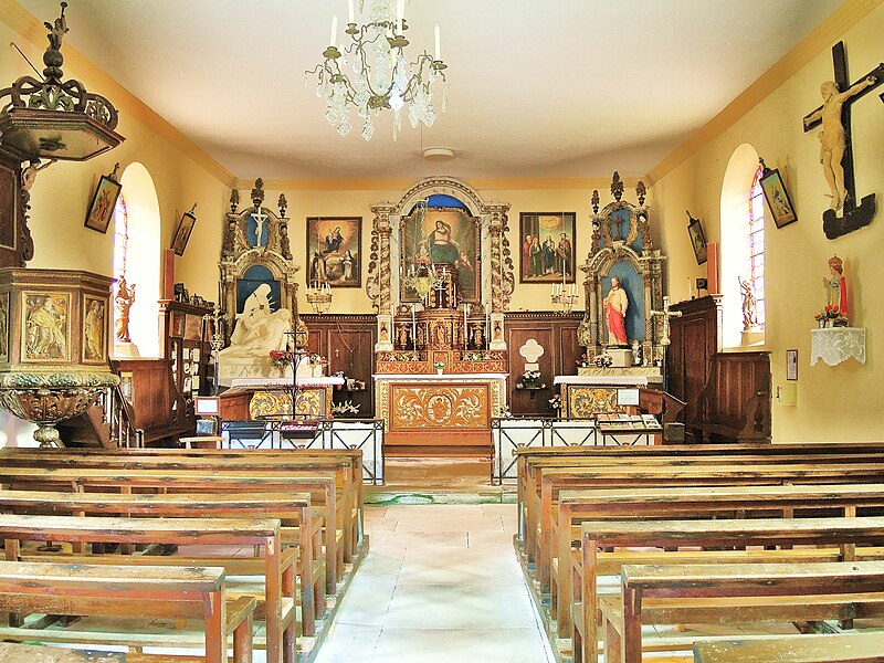 File:Château-Lambert. Nef de l'église N.D de l'Assomption. 2015-09-03.JPG