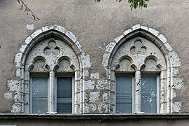 Arcades inscrites et trilobées à Chartres.