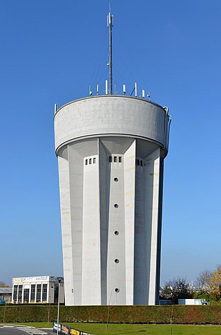 <span class="mw-page-title-main">Water tower</span> Elevated structure supporting a tank