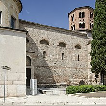 The southern wall of St. Stephen's Church, dating back to the 5th century Chiesa di Santo Stefano - esterno (6).jpg