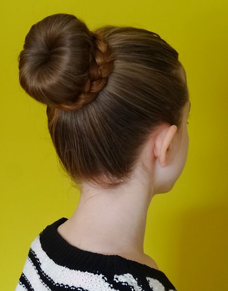 File:Circumbraided Donut Bun.JPG