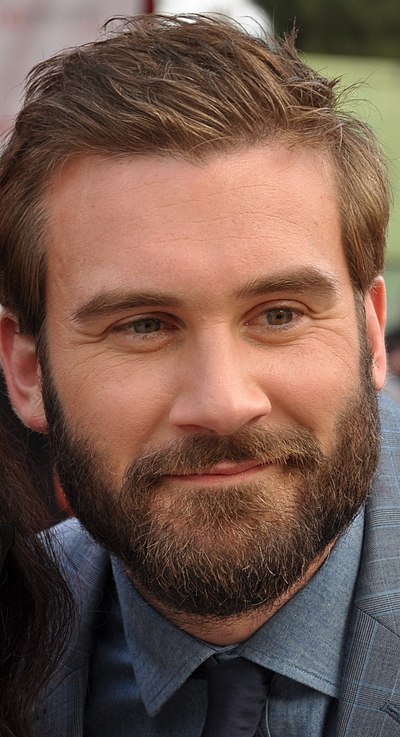 Clive Standen Net Worth, Biography, Age and more