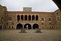 Cour intérieure du palais et ses deux puits centraux