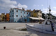 Deutsch: Kroatien, Fažana, Häuser am Hafen English: Croatia, Fažana, Buildings at the harbour