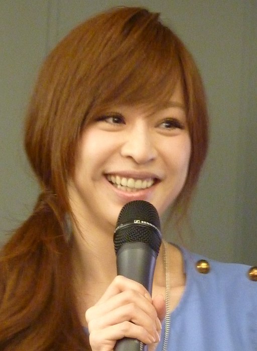 Cyndi Wang (2011, cropped)