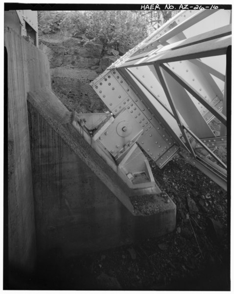 File:DETAIL OF ARCH RIB, BEARING SHOE AND CONCRETE ARCH PEDESTAL. VIEW TO SOUTHEAST. - Cedar Canyon Bridge, Spanning Cedar Canyon at Highway 60, Show Low, Navajo County, AZ HAER ARIZ,9-SHLO.V,1-16.tif