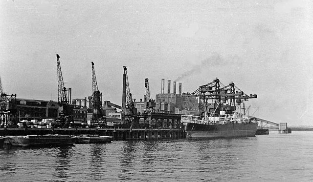 Jetty on Thames serving the works in 1950